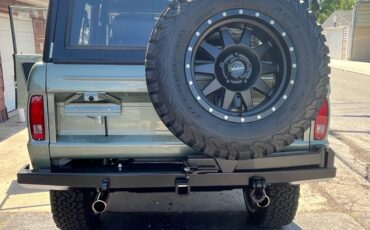 Ford-Bronco-1972-SUV-5