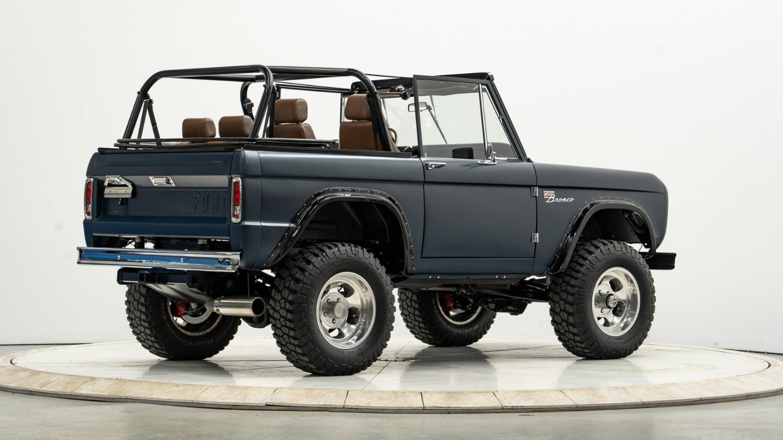 Ford-Bronco-1972-SUV-6