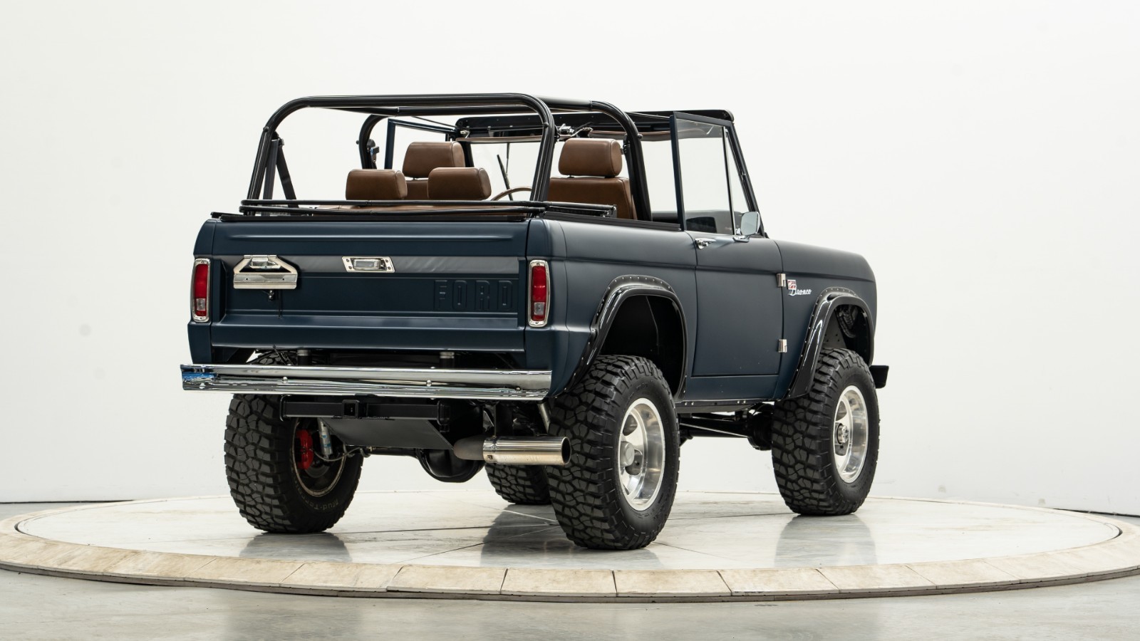 Ford-Bronco-1972-SUV-7