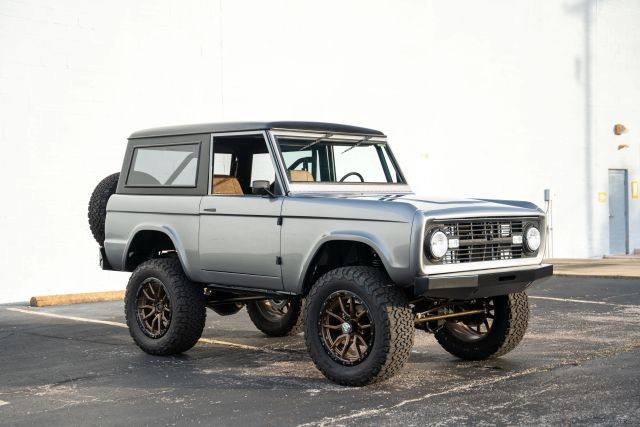 Ford-Bronco-1972-SUV-7