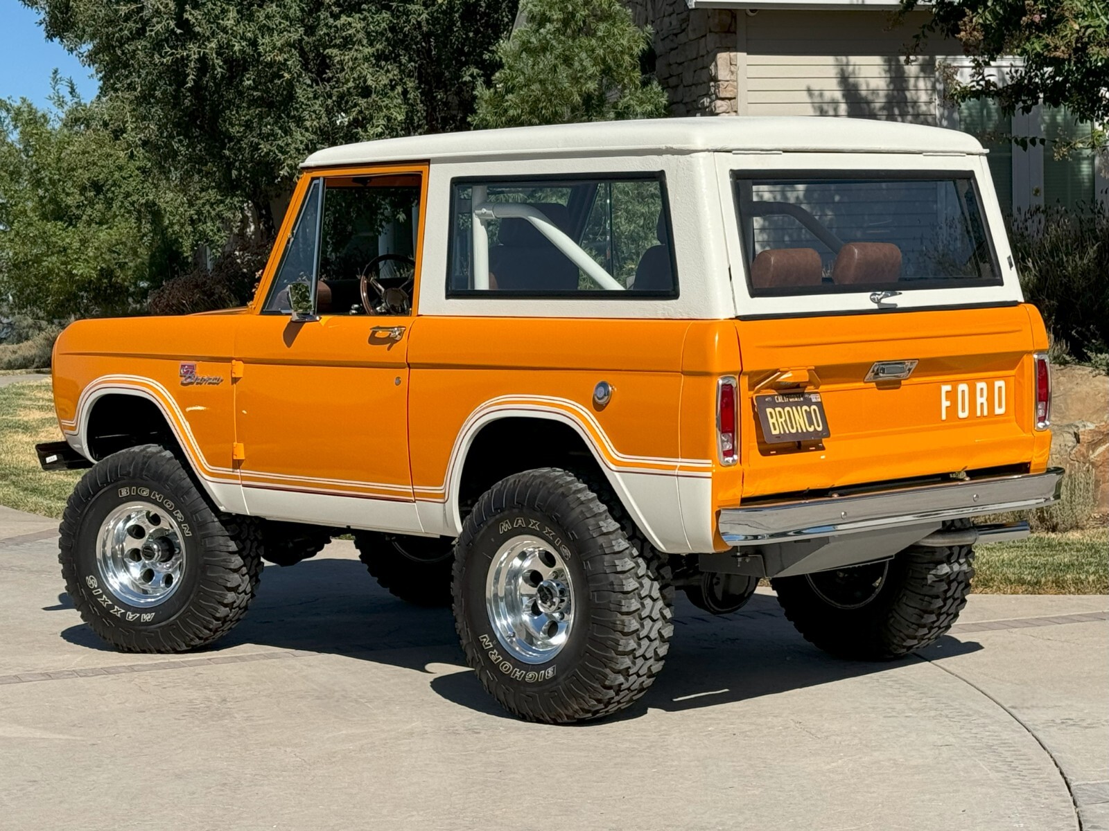 Ford-Bronco-1973-SUV-10