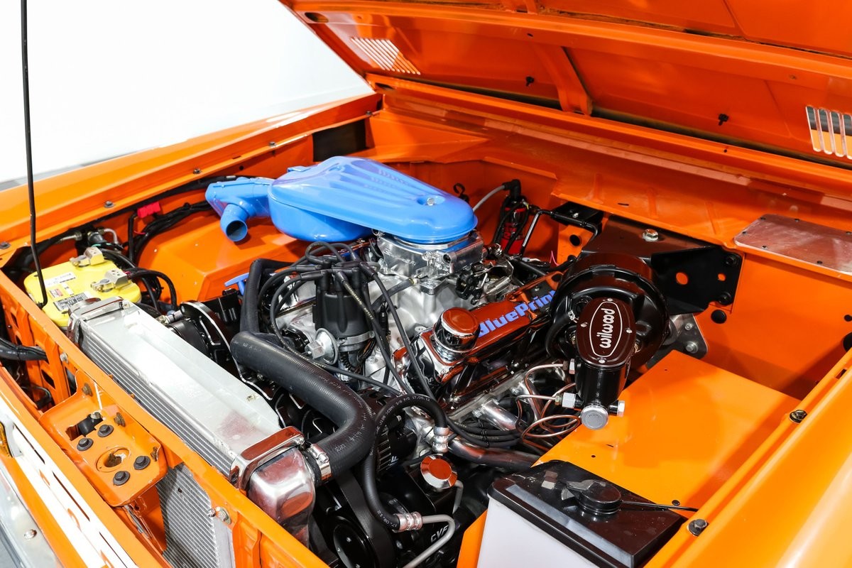 Ford-Bronco-1973-SUV-10