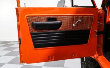 Ford-Bronco-1973-SUV-11