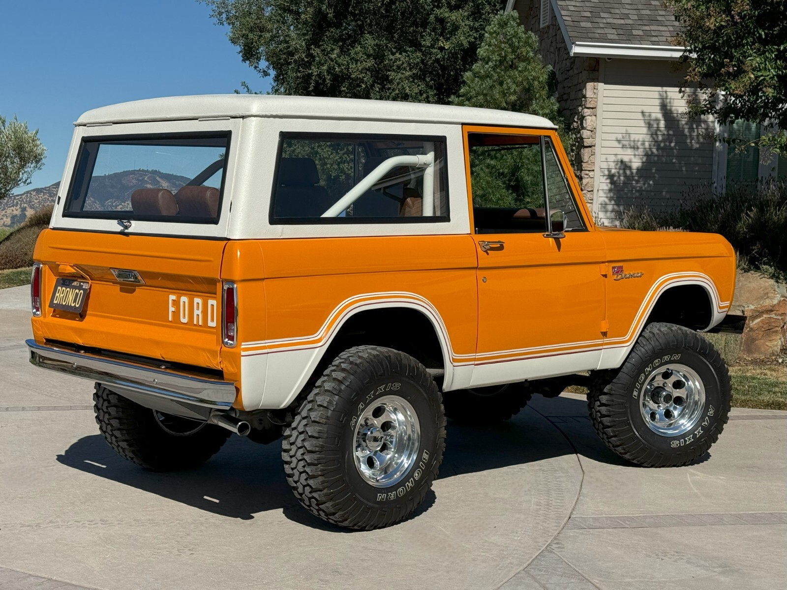Ford-Bronco-1973-SUV-13