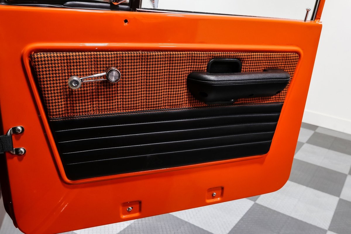 Ford-Bronco-1973-SUV-14