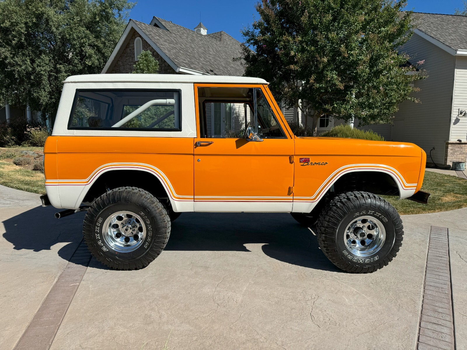 Ford-Bronco-1973-SUV-14