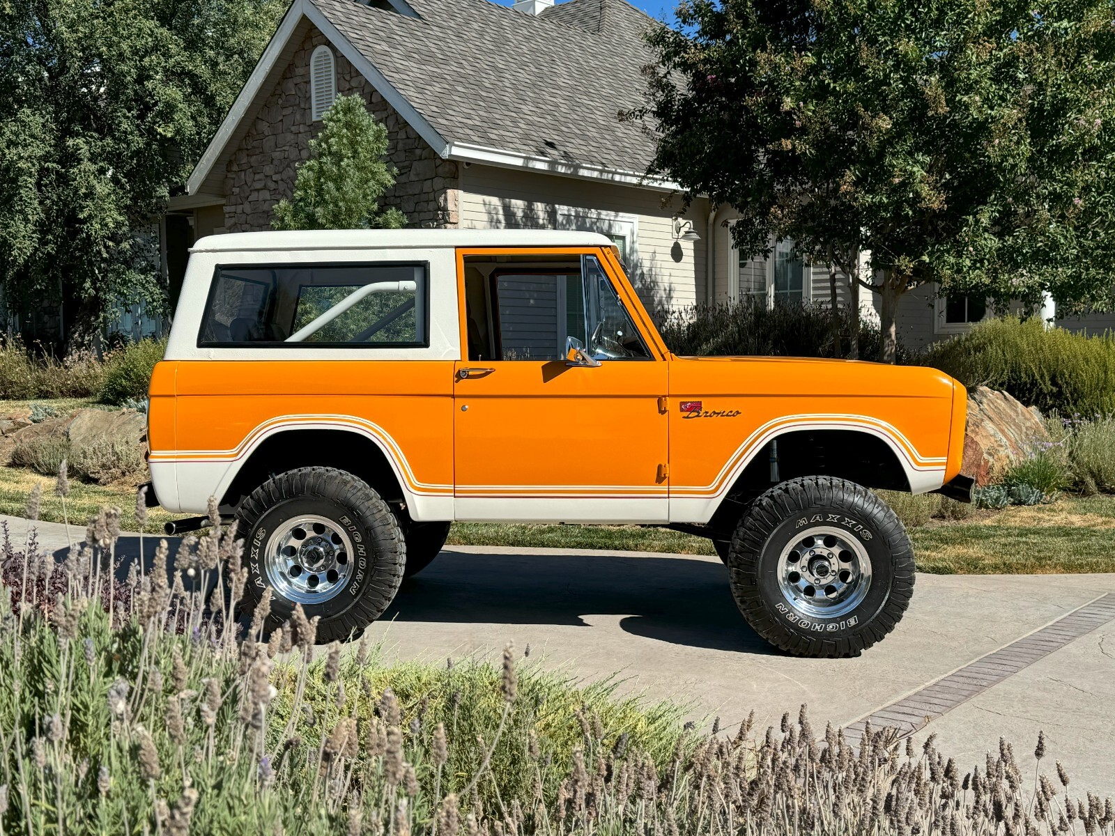 Ford-Bronco-1973-SUV-15