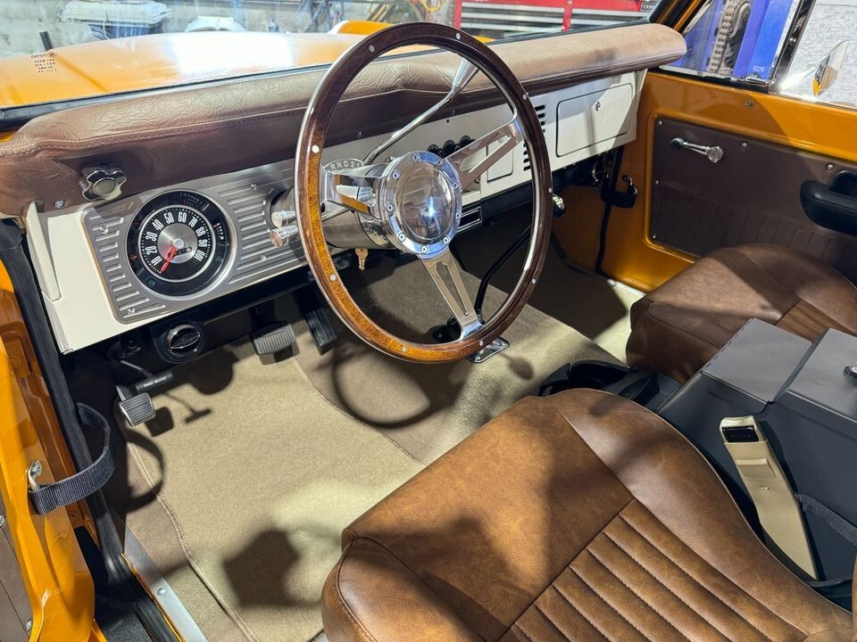 Ford-Bronco-1973-SUV-17