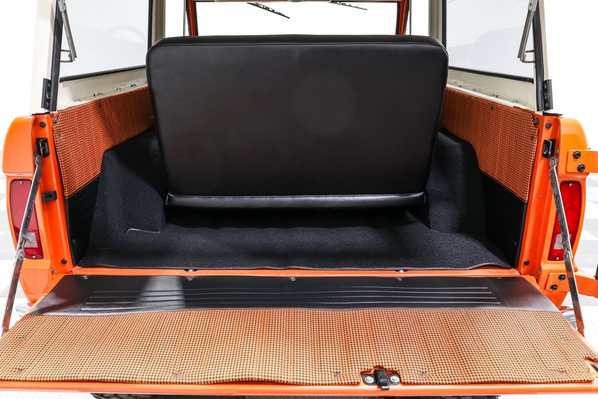 Ford-Bronco-1973-SUV-18