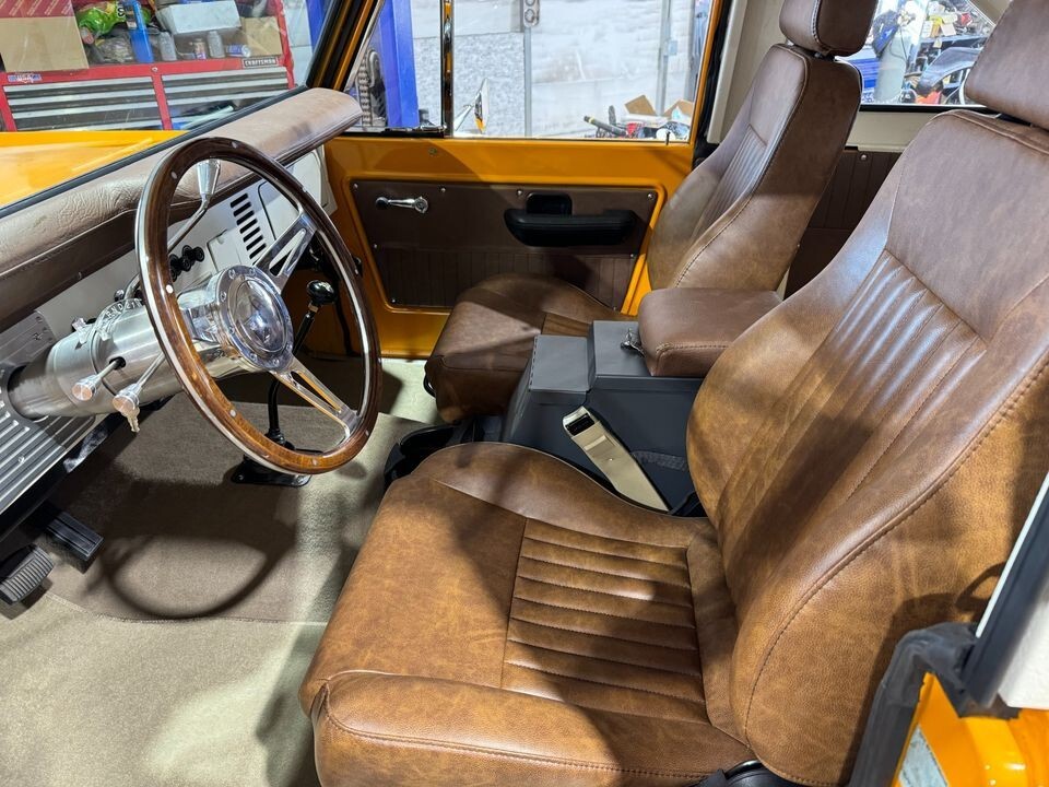 Ford-Bronco-1973-SUV-18