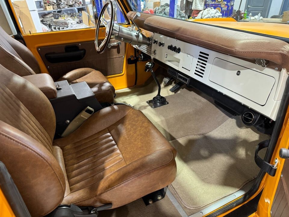 Ford-Bronco-1973-SUV-19