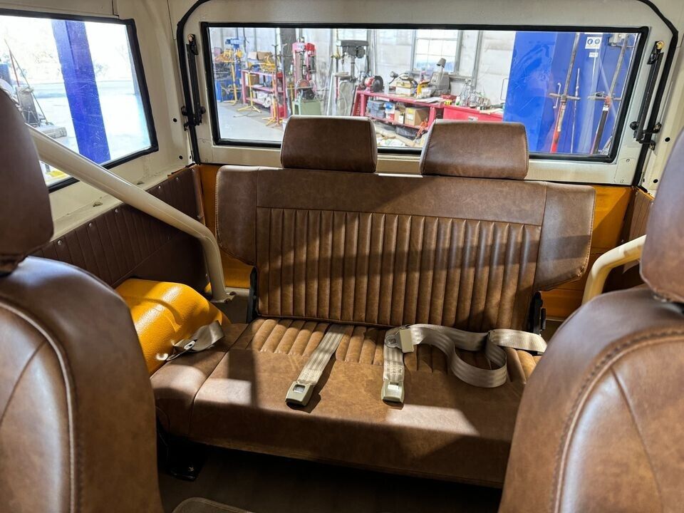 Ford-Bronco-1973-SUV-21