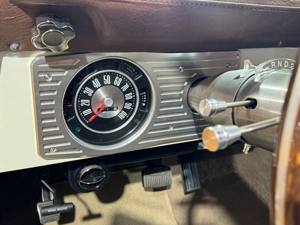 Ford-Bronco-1973-SUV-22