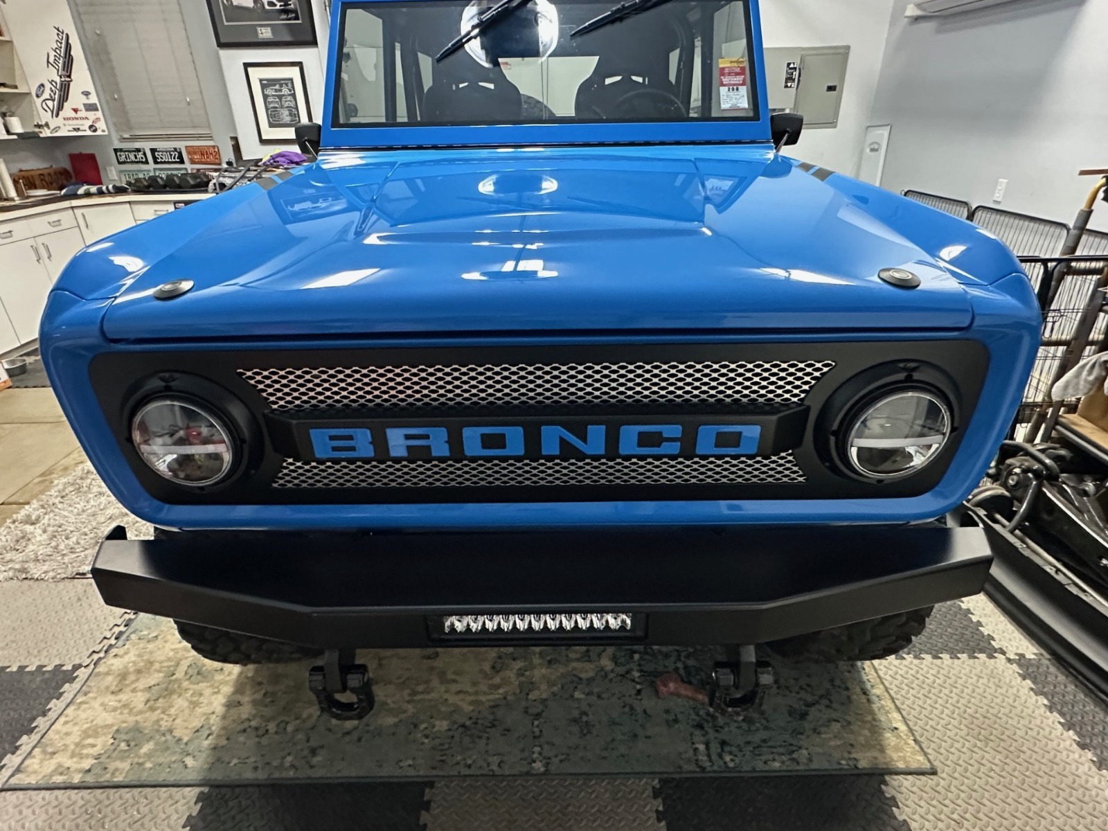 Ford-Bronco-1973-SUV-22