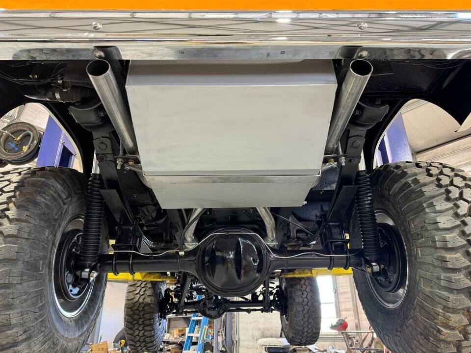 Ford-Bronco-1973-SUV-27