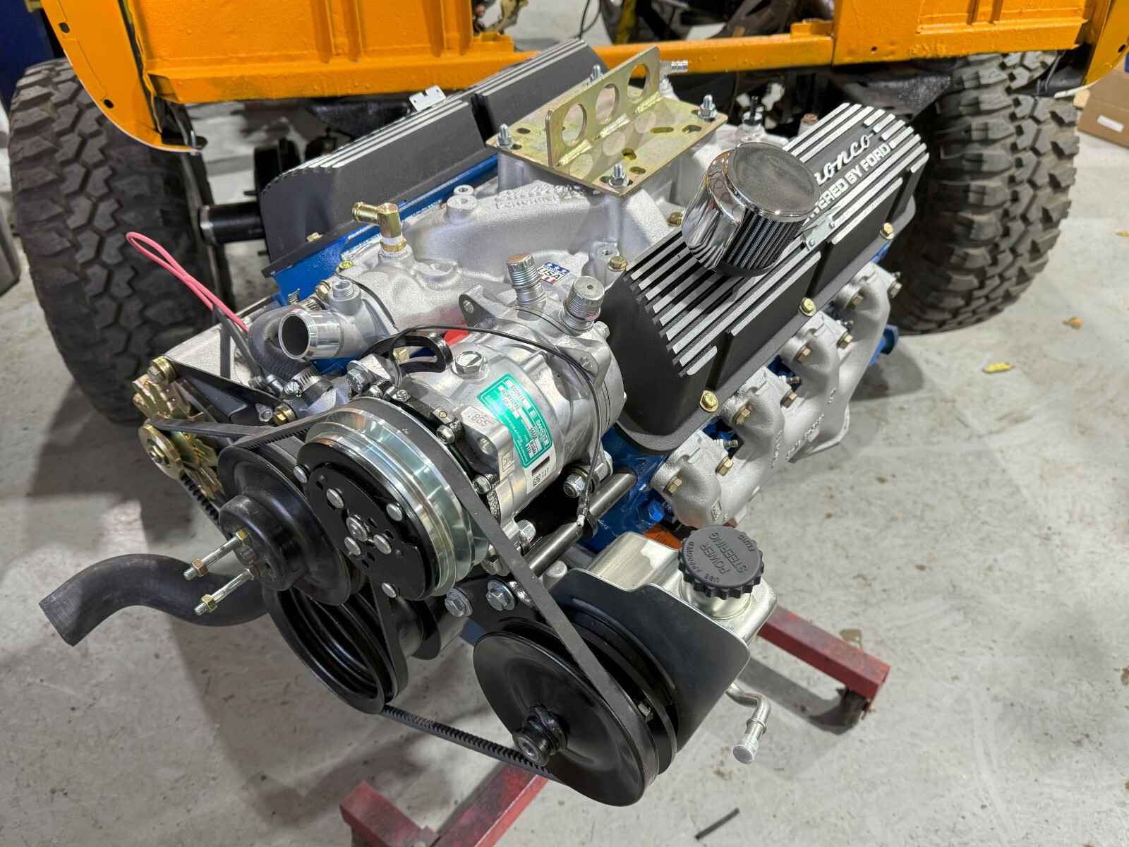 Ford-Bronco-1973-SUV-29