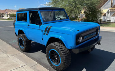 Ford-Bronco-1973-SUV