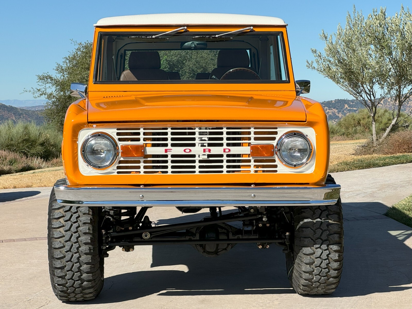 Ford-Bronco-1973-SUV-3