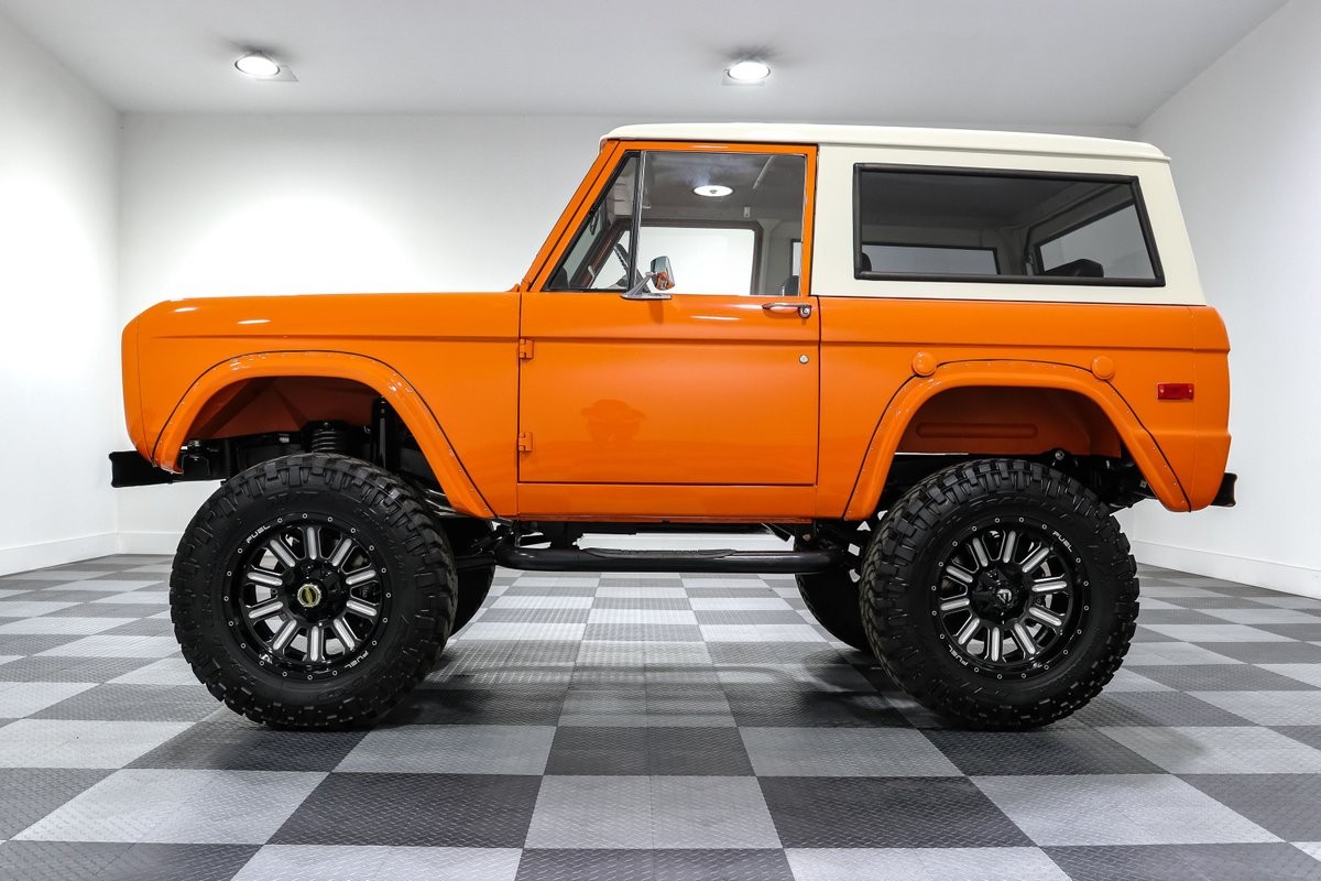 Ford-Bronco-1973-SUV-3