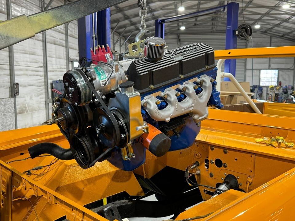 Ford-Bronco-1973-SUV-30