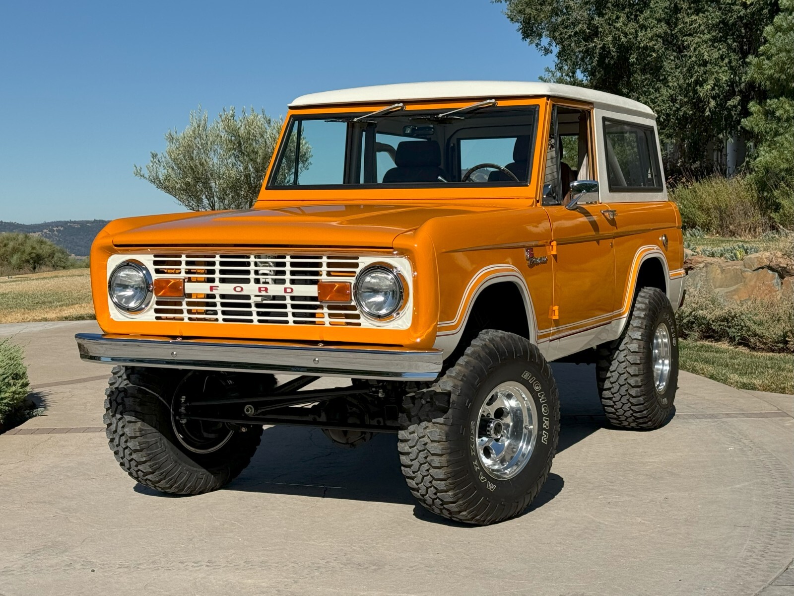 Ford-Bronco-1973-SUV-5