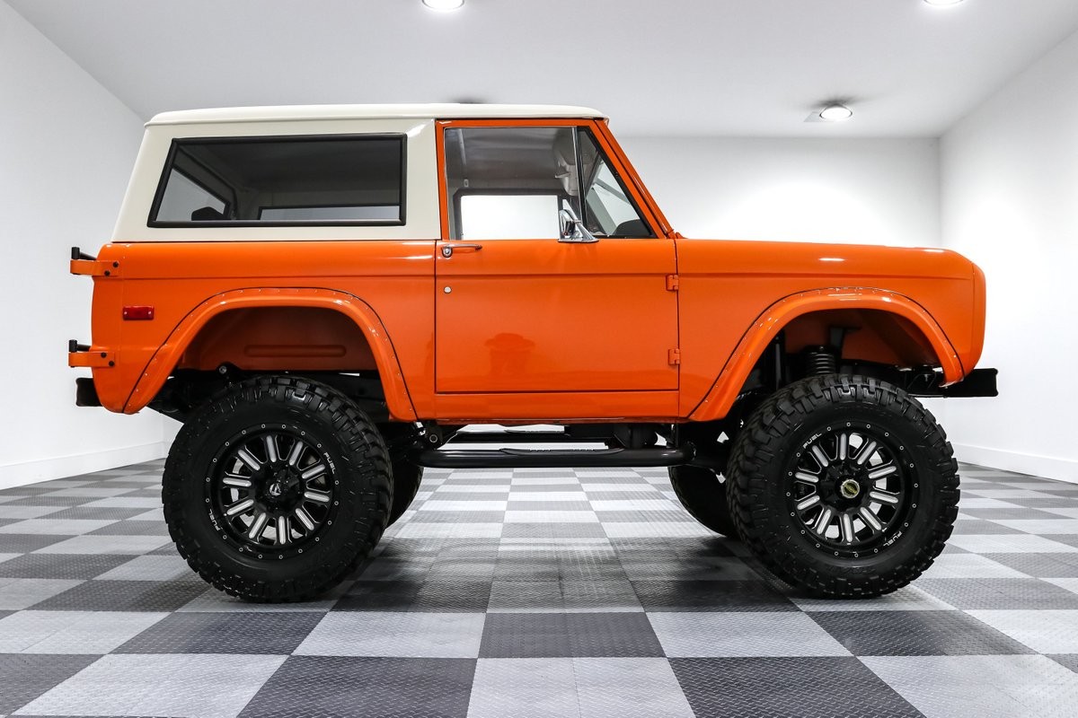 Ford-Bronco-1973-SUV-7