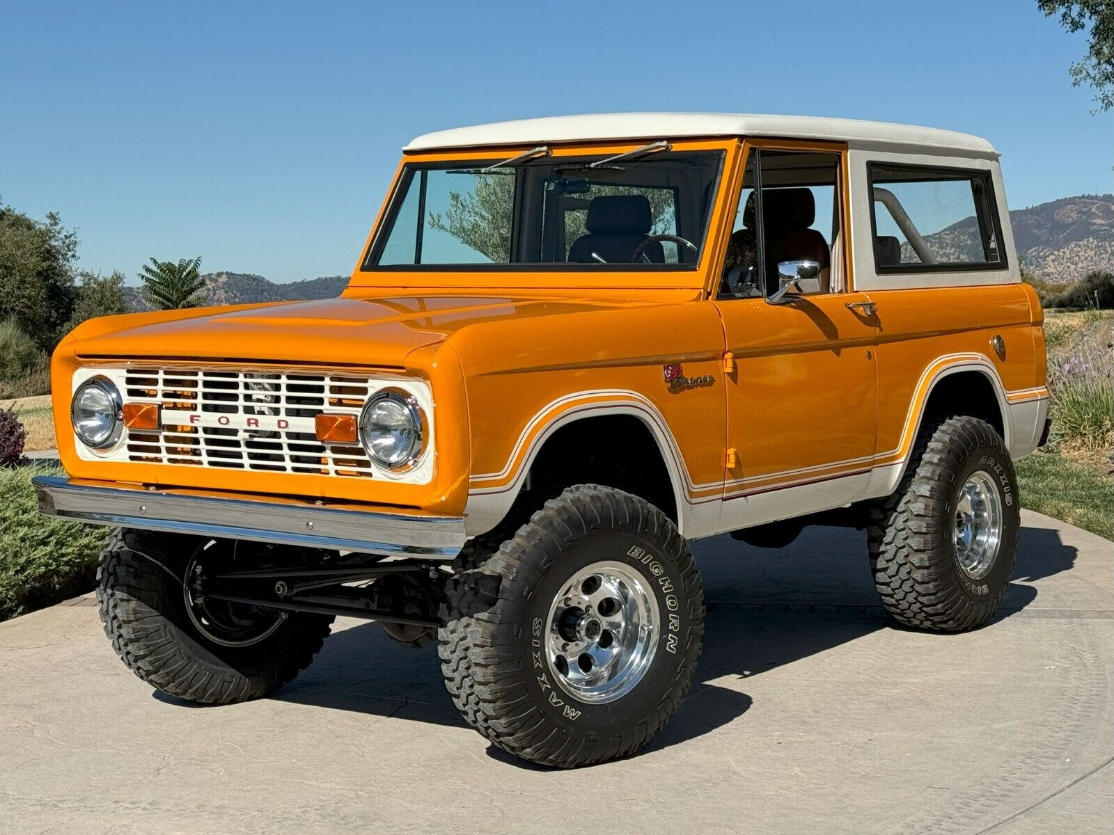 Ford-Bronco-1973-SUV-8