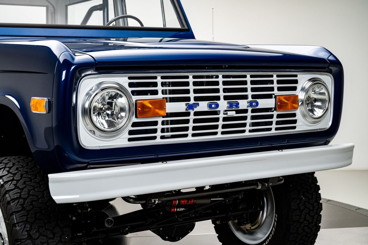 Ford-Bronco-1974-SUV-10
