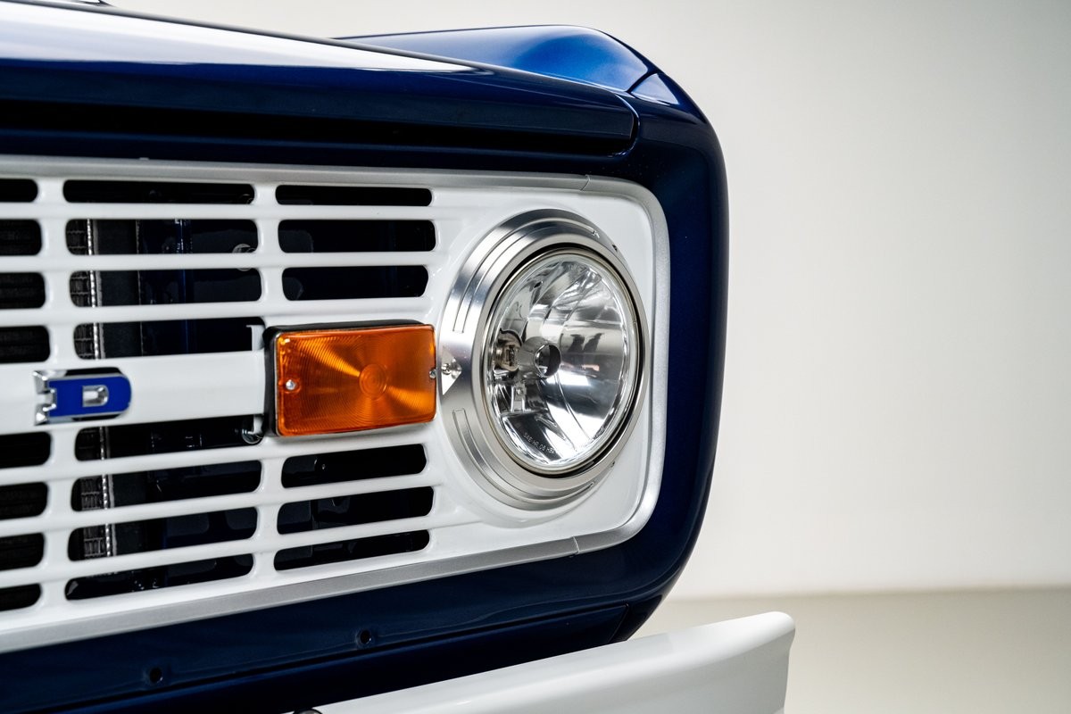 Ford-Bronco-1974-SUV-11