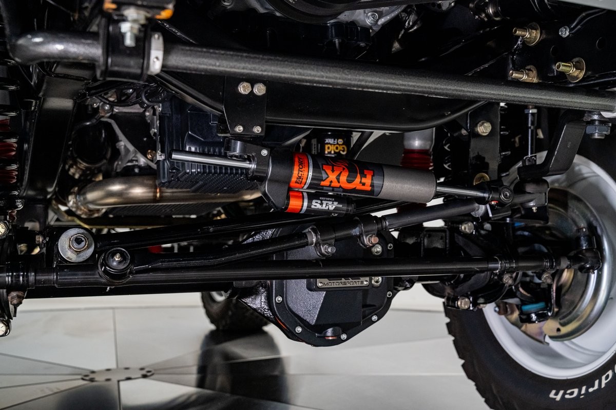 Ford-Bronco-1974-SUV-14