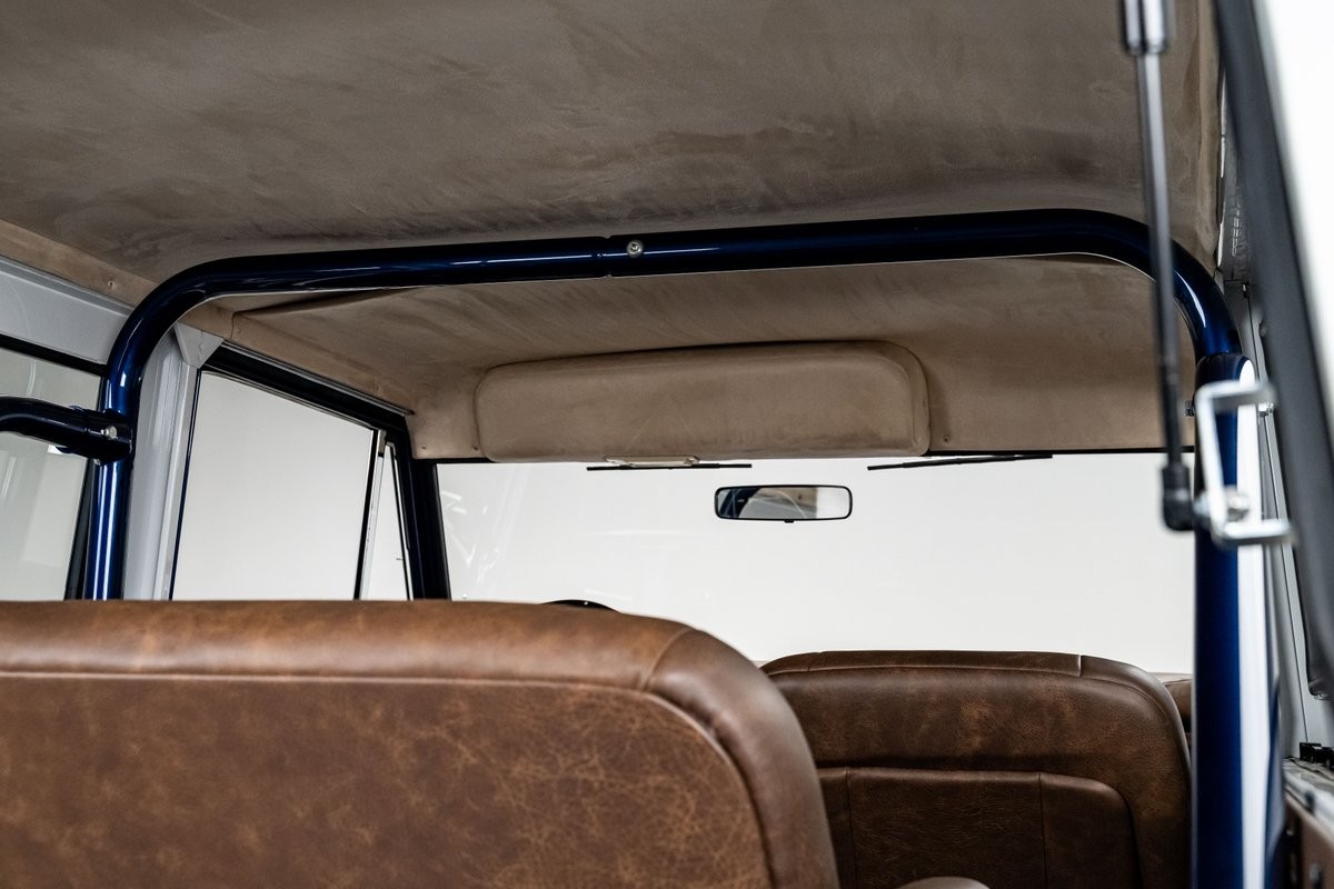 Ford-Bronco-1974-SUV-35