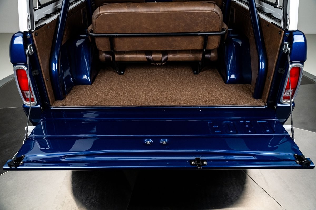 Ford-Bronco-1974-SUV-36