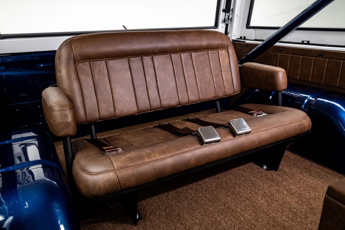 Ford-Bronco-1974-SUV-4