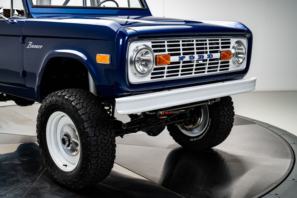 Ford-Bronco-1974-SUV-9