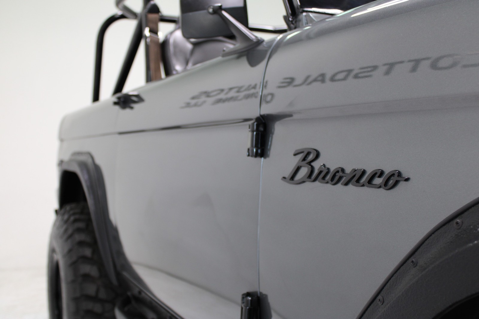 Ford-Bronco-1975-SUV-18