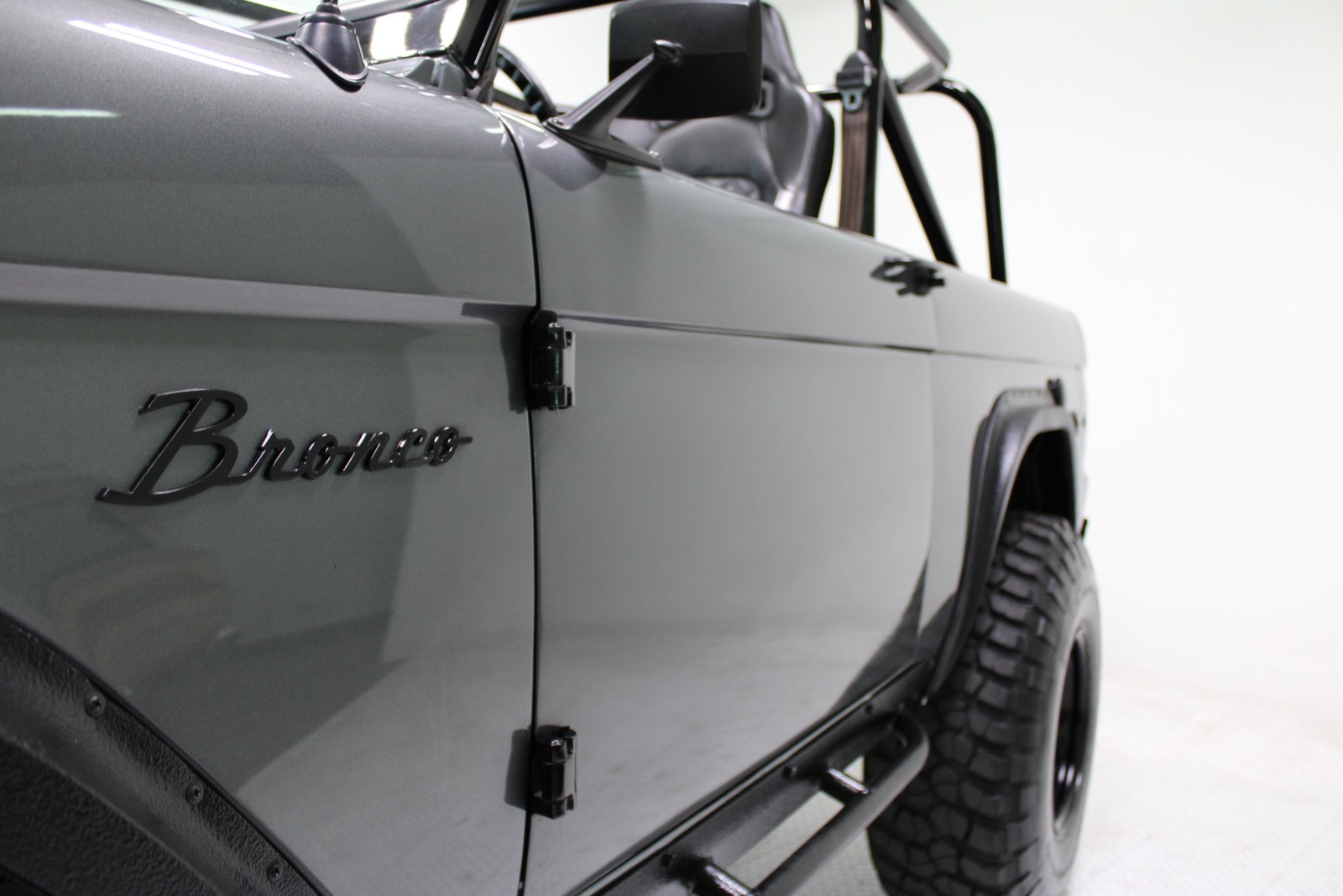 Ford-Bronco-1975-SUV-19