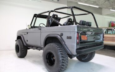 Ford-Bronco-1975-SUV-2