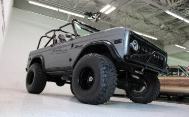 Ford-Bronco-1975-SUV-23