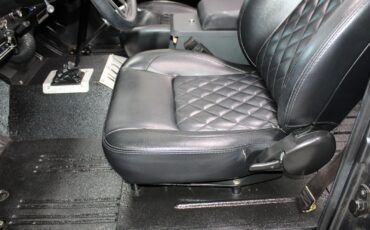 Ford-Bronco-1975-SUV-30