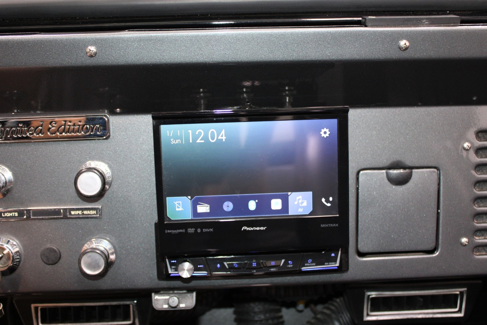 Ford-Bronco-1975-SUV-34