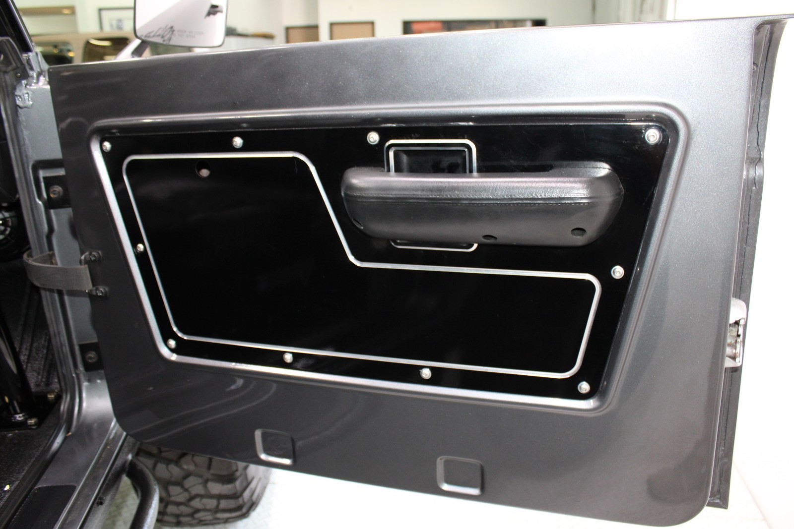 Ford-Bronco-1975-SUV-38