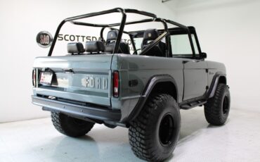 Ford-Bronco-1975-SUV-4