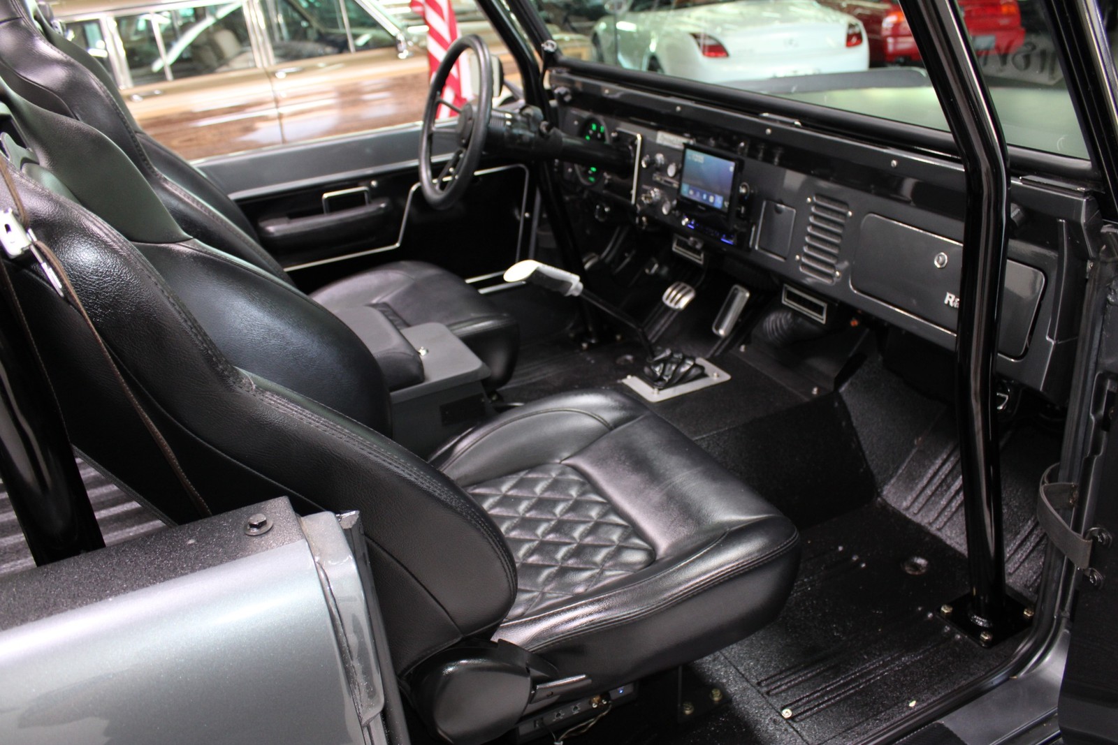 Ford-Bronco-1975-SUV-8