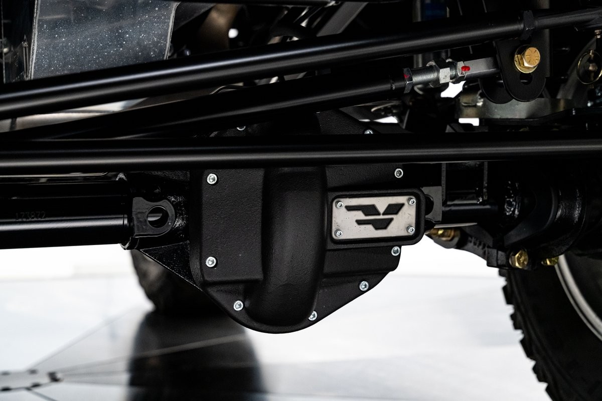 Ford-Bronco-1976-SUV-12