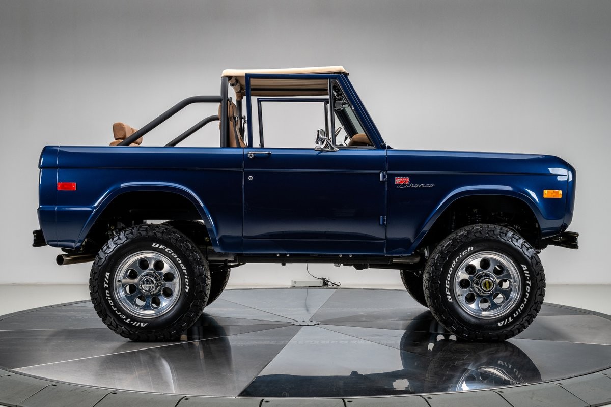 Ford-Bronco-1976-SUV-14