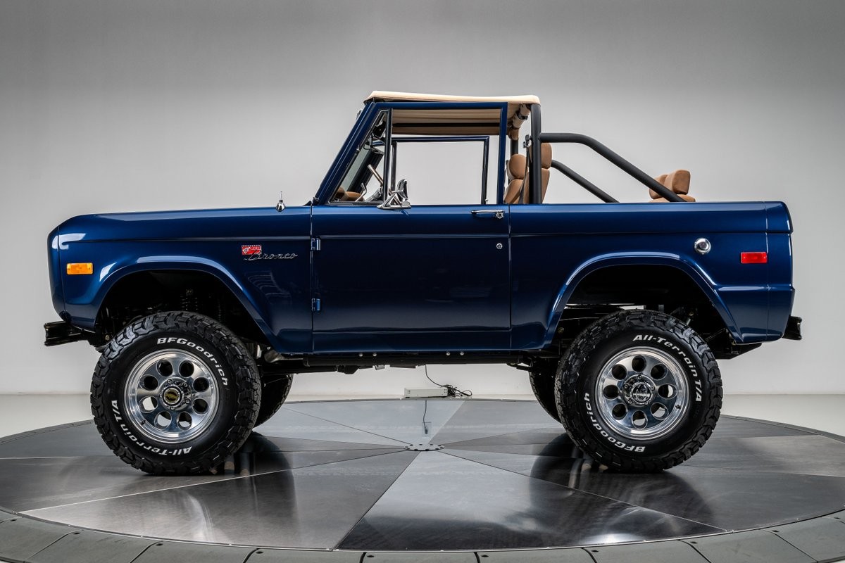 Ford-Bronco-1976-SUV-15