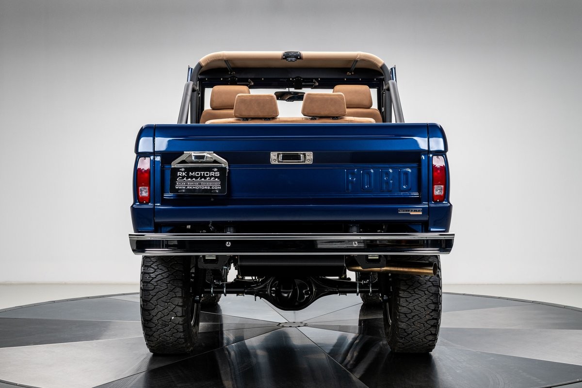 Ford-Bronco-1976-SUV-17