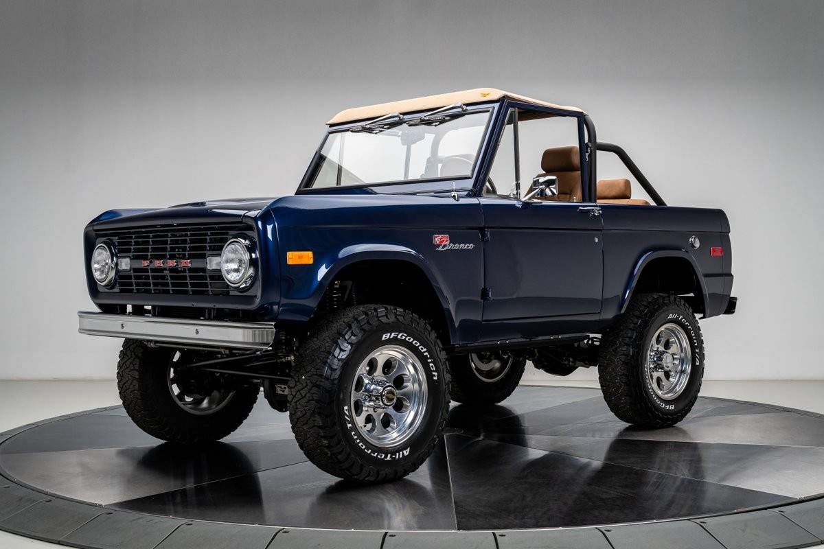 Ford-Bronco-1976-SUV-2