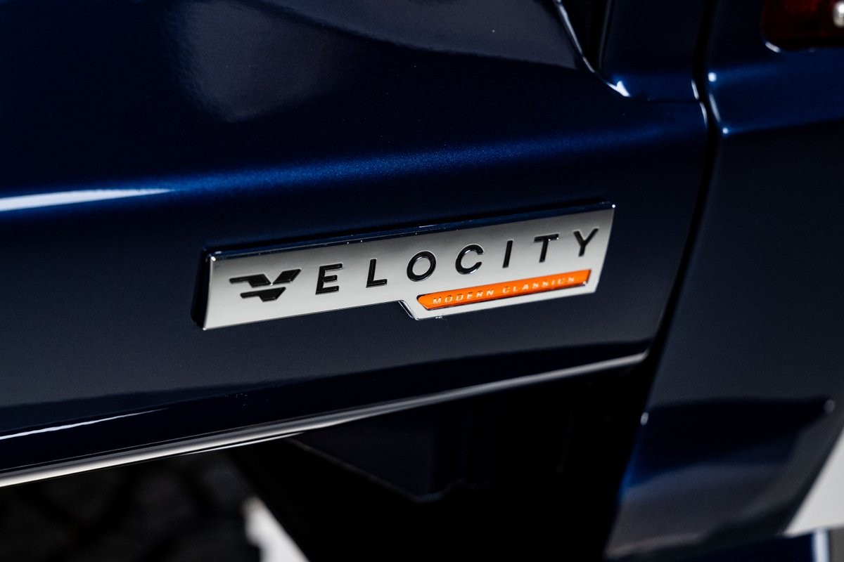 Ford-Bronco-1976-SUV-21