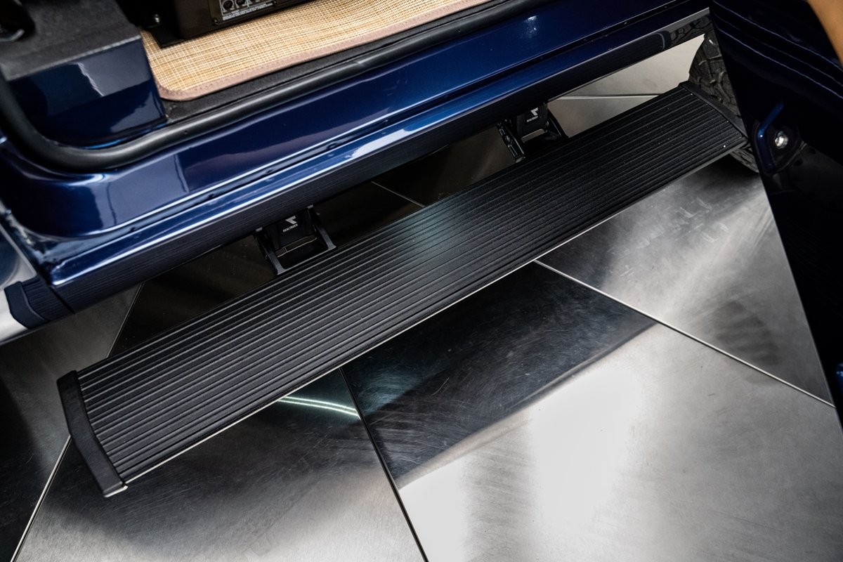 Ford-Bronco-1976-SUV-24